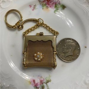 Vtg 1950-1960 Minature Goldtone Mesh Pearl/Rhinestone Purse Keyring